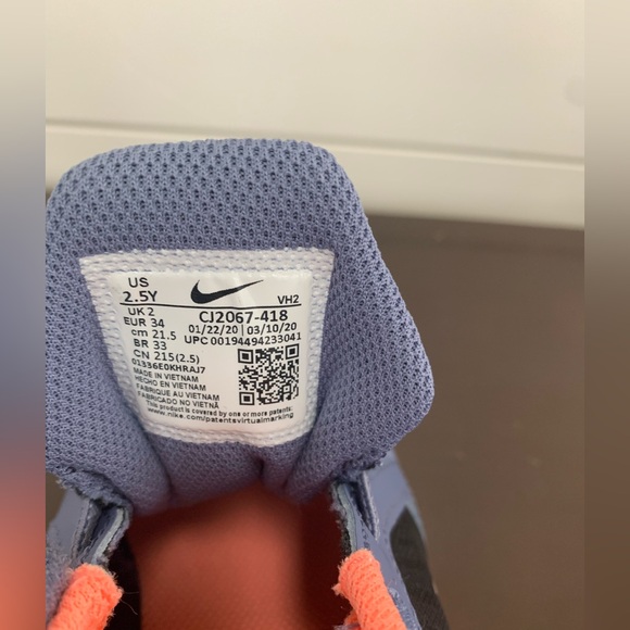 Nike Downshifter Sneakers Girls/Kids Size 2.5Y New Without Tags. Never worn. - Picture 5 of 10